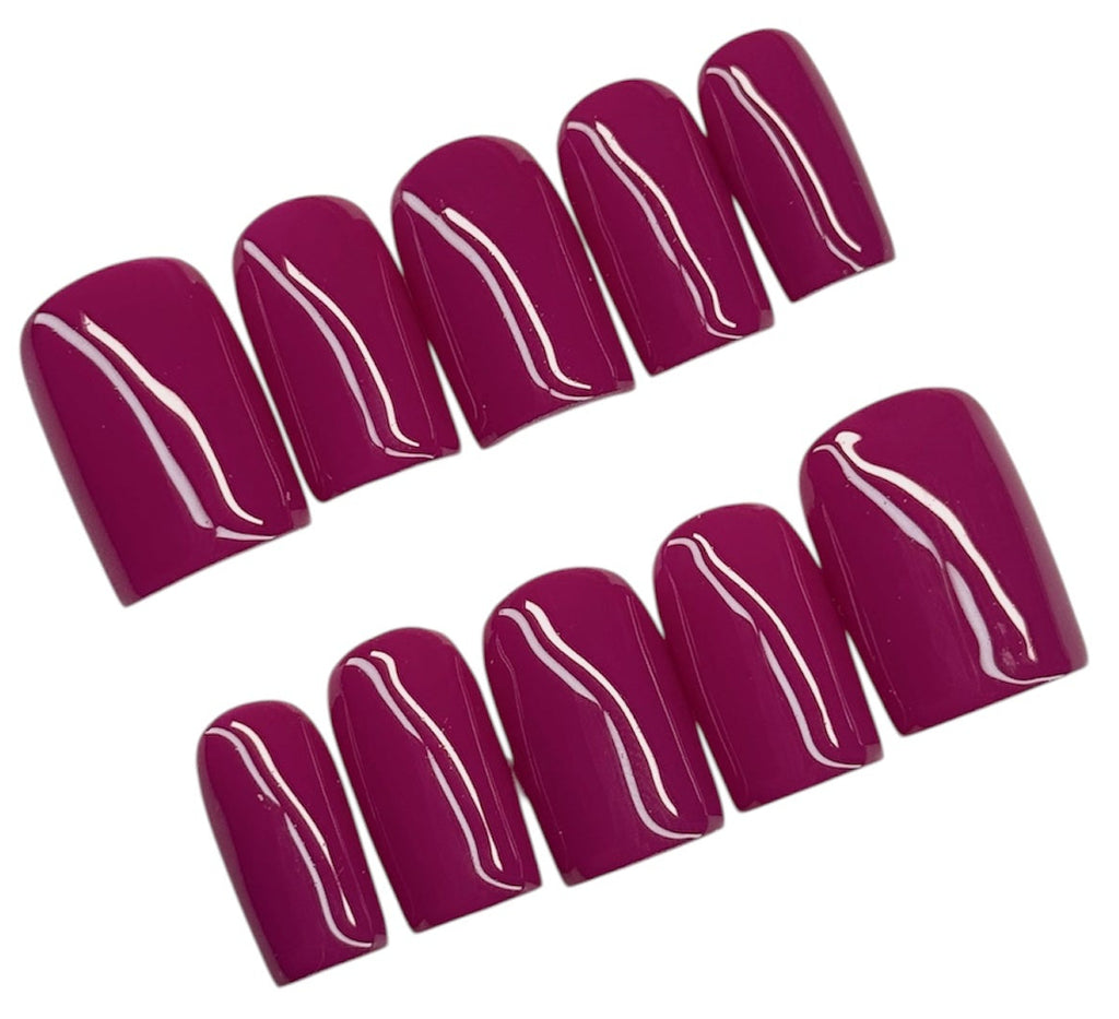 Set of plum purple press-on nails 