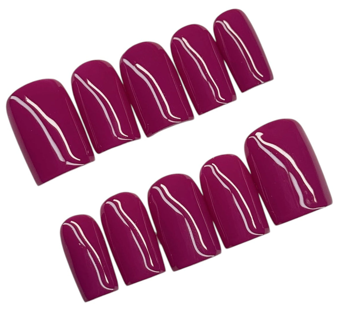 Set of plum purple press-on nails 