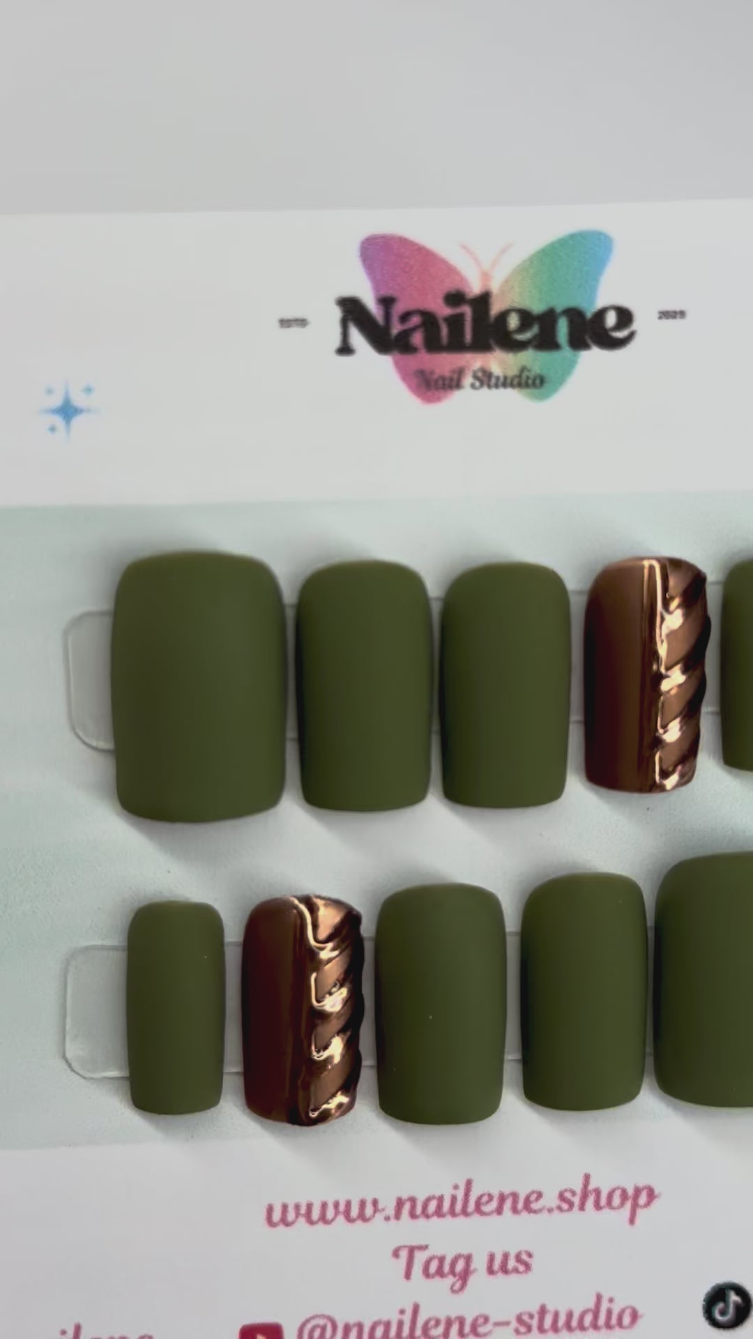 Drill Diva Matte Hunter Green and Gold Abstract Press On Nails| Reusable Custom Nails